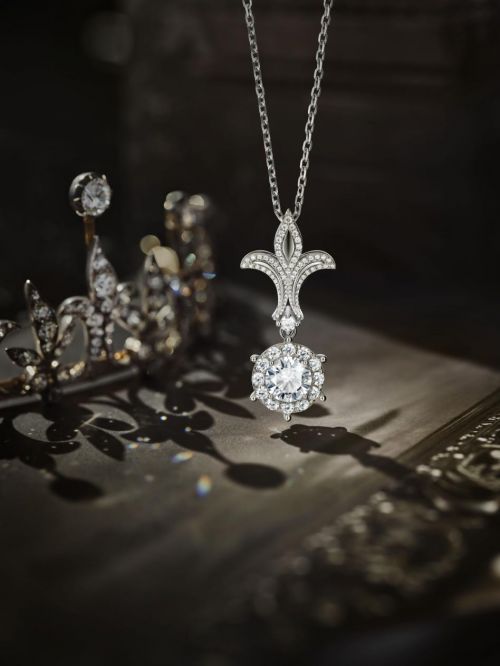 圣诞节值得购买的珠宝首饰有哪些 比利时王室珠宝莱绅通灵,你的不二选择